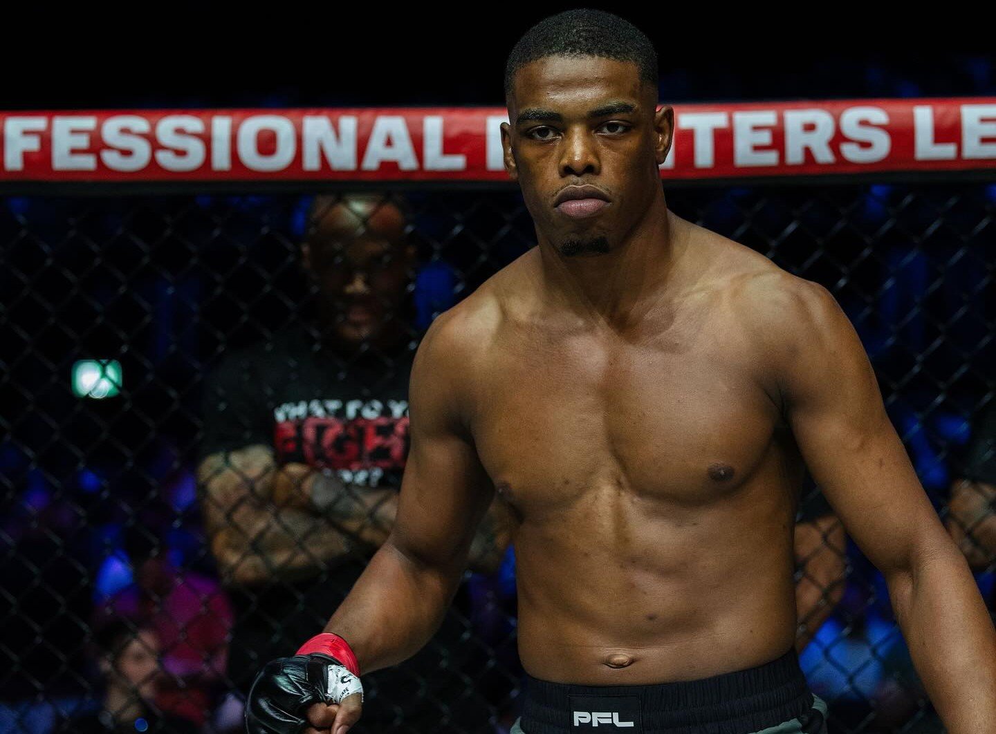 Patrick Habibora dans l'octogone du PFL