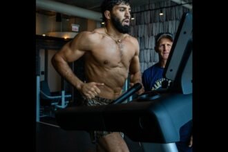 Le combattant UFC Arman Tsarukyan à l'entrainement