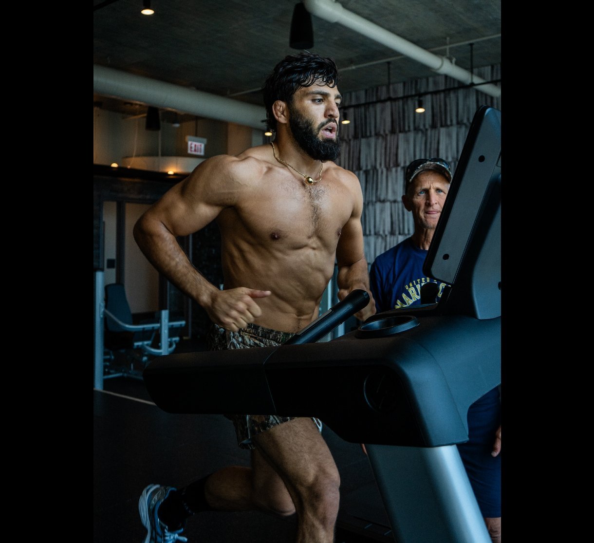 Le combattant UFC Arman Tsarukyan à l'entrainement