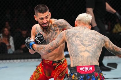 KO Topuria contre Oliveira